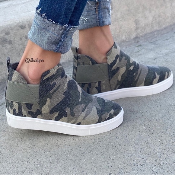 Hidden Wedge Camo slip on Sneaker - Picture 7 of 11
